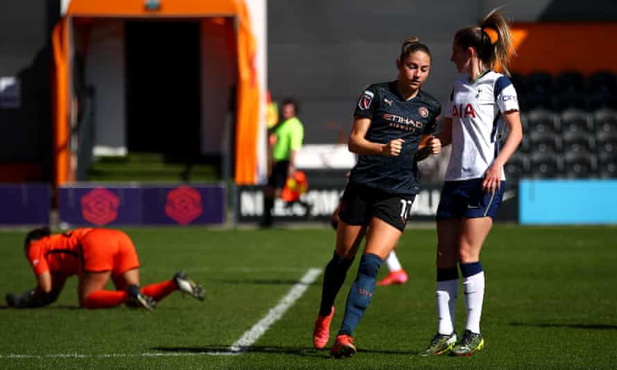 Janine Beckie adds Man City’s second goal at Tottenham