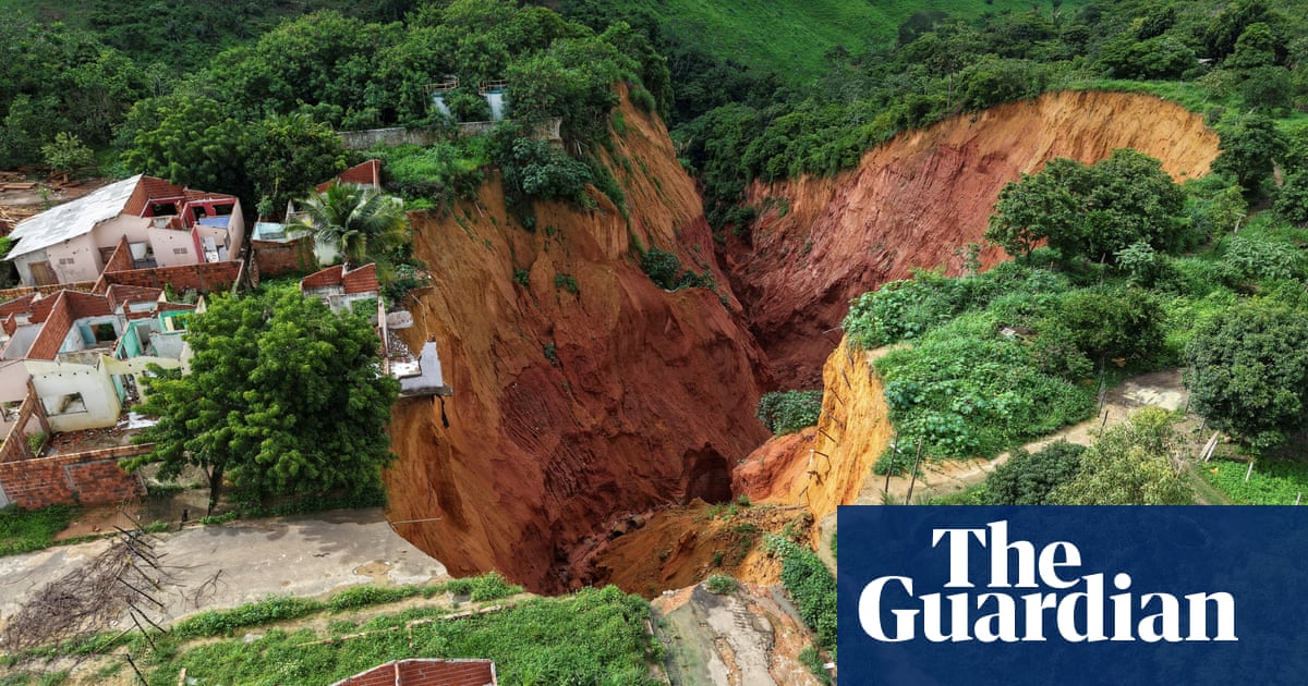 Brazilian city in Amazon declares emergency after huge sinkholes appear | Brazil Brazilian city in Amazon declares emergency after huge sinkholes appear | Brazil