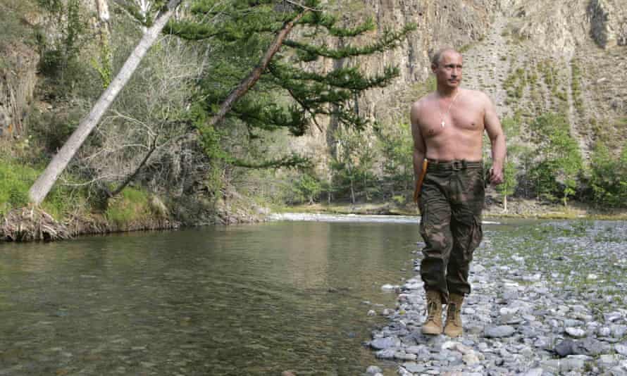 Russian president Vladimir Putin's 'gunslinger gait'