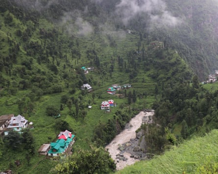 Elevated view of houses on a mountainside