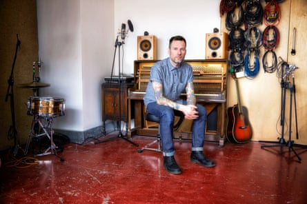 russian trip hop Liam Howe has passed on the trip-hop gene to FKA twigs, Lana Del Rey and Adele.