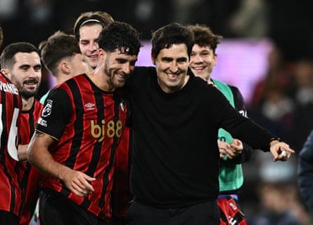 Andoni Iraola, the Bournemouth manager, celebrates with his players