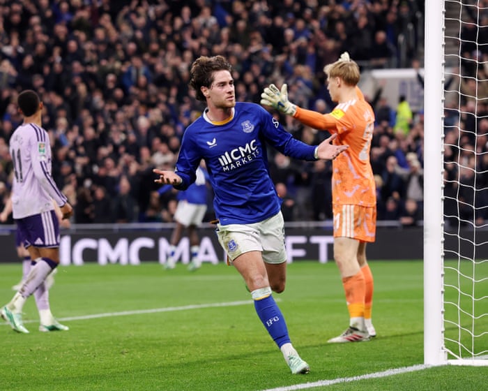 Everton v Newcastle: Carabao Cup fourth round – live