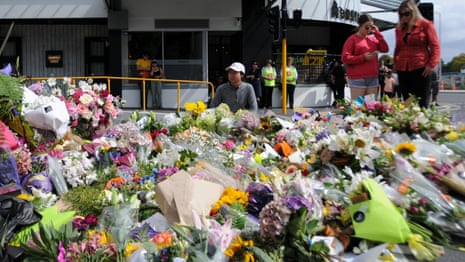 New Zealand pays tribute to victims of Christchurch mosque massacre - video