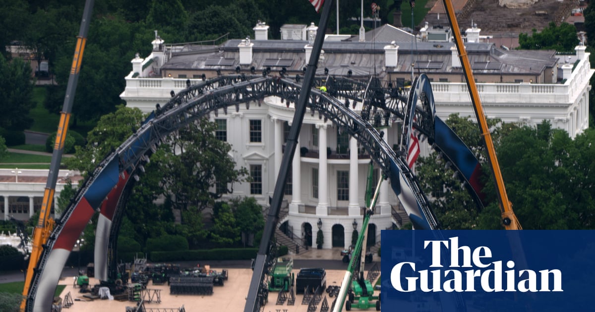 Trump Throwin' Hands on the White House Lawn for the 250th? Bet.