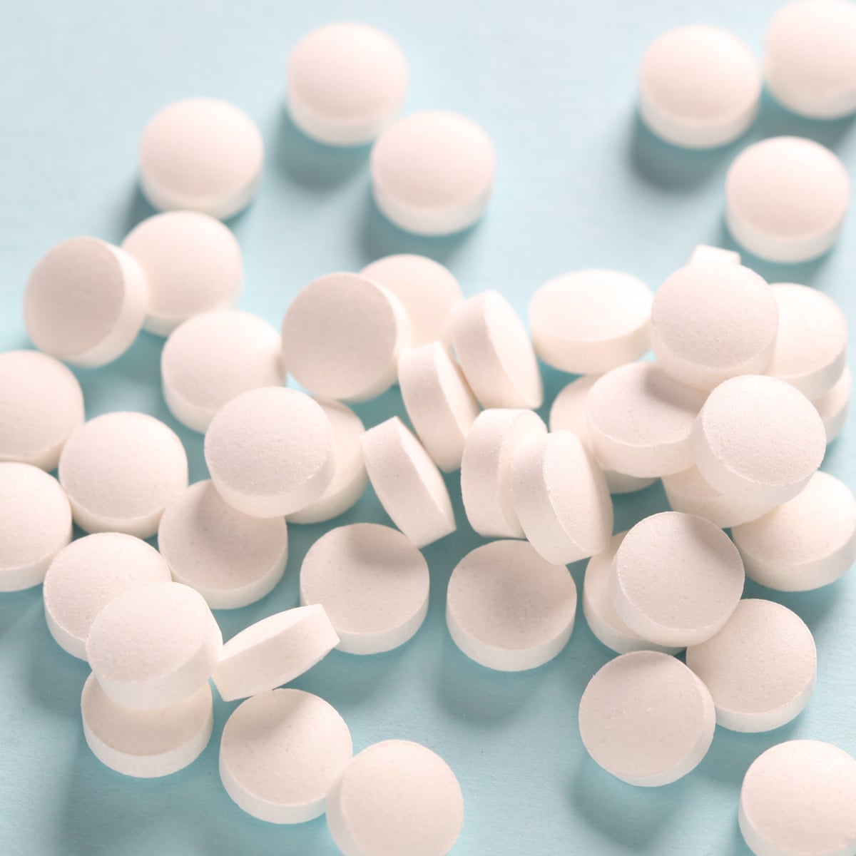 Get Canadian Man Arrested While Pulling Sled With 180lb Of Pills HD Wallpaper Canadian Man Arrested While Pulling Sled With 180lb Of Pills For Android