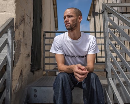 'Luz nesta escuridão': comunidades resistem à cultura de gangues da Cidade do Cabo