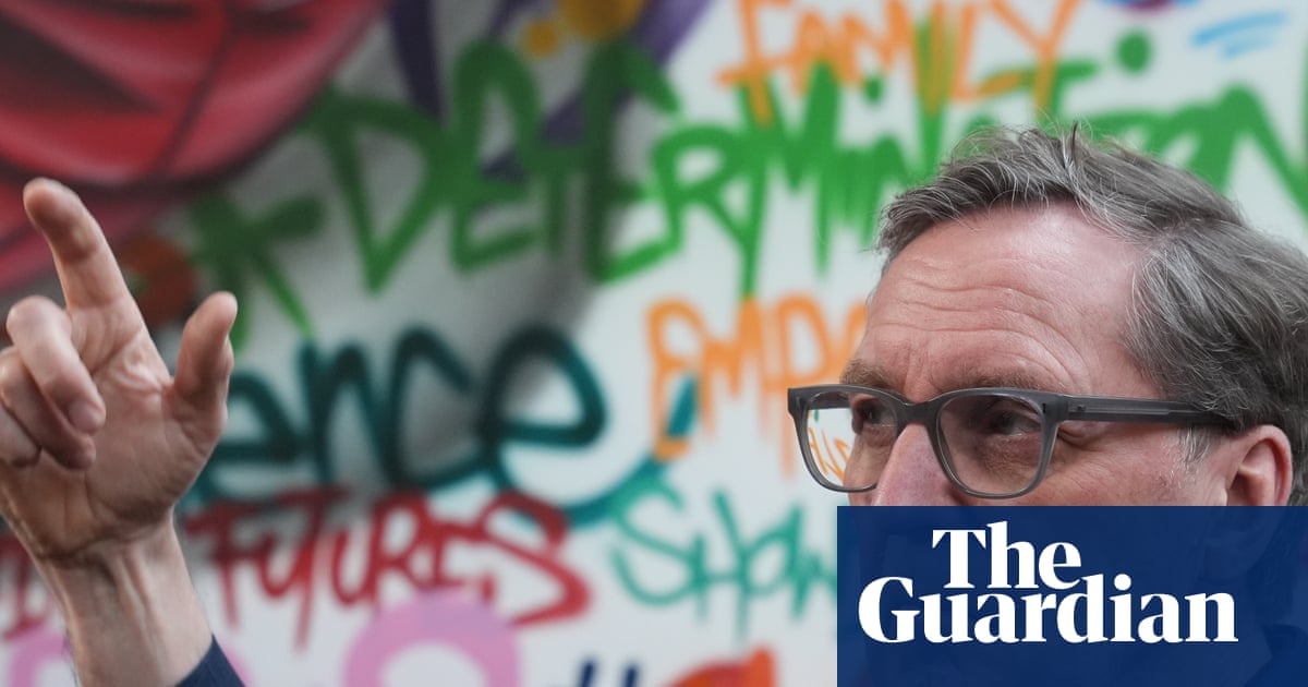Alan Milburn to review rise in youth minimum wage