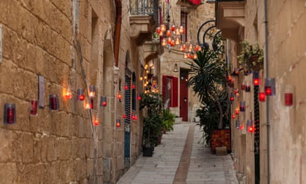 tourism guide malta BirguFest shows off the old city by candlelight.