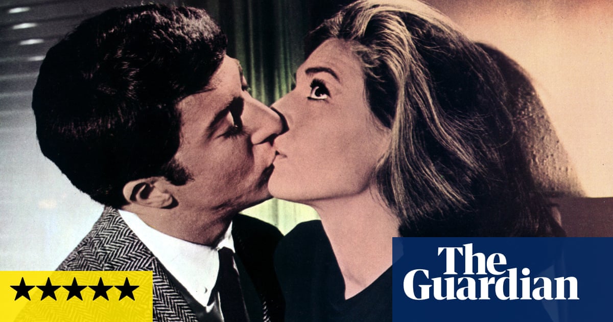 The Graduate Review Hoffman And Bancroft Are As Irresistibly Watchable As Ever Film The Guardian