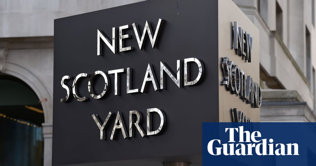 Met officer suspected of belonging to group linked to terrorism