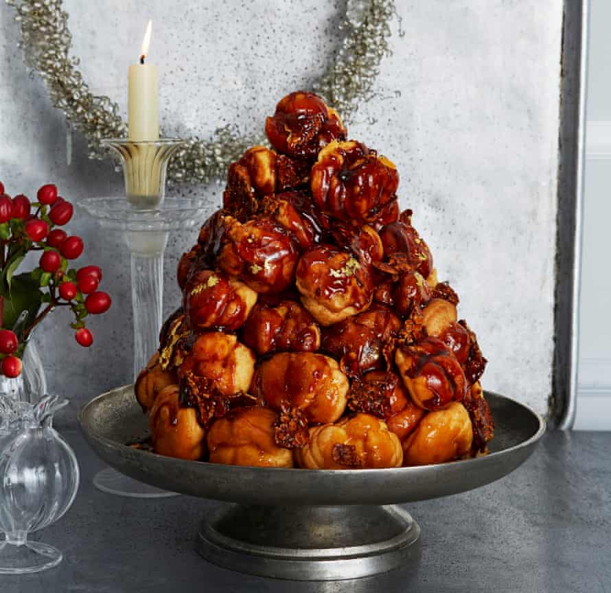 Justin Gellatly's croquembouche.