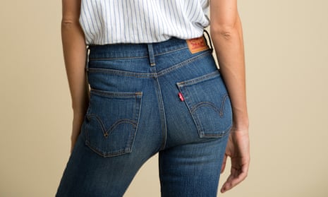 Jeans Waistband, Back Pockets and Leather Label in a Round Cut
