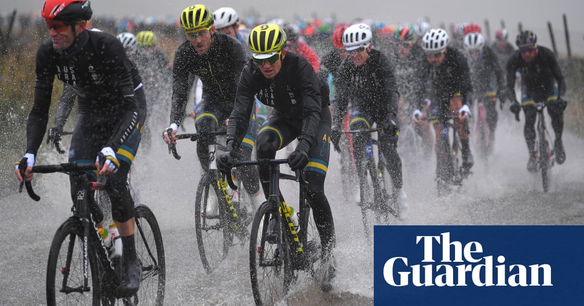 Like riding into a lake: world cycle champions saturated in Yorkshire