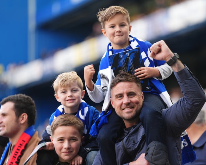 Chelsea v Bournemouth, Sunderland v Brighton, and more: football – live
