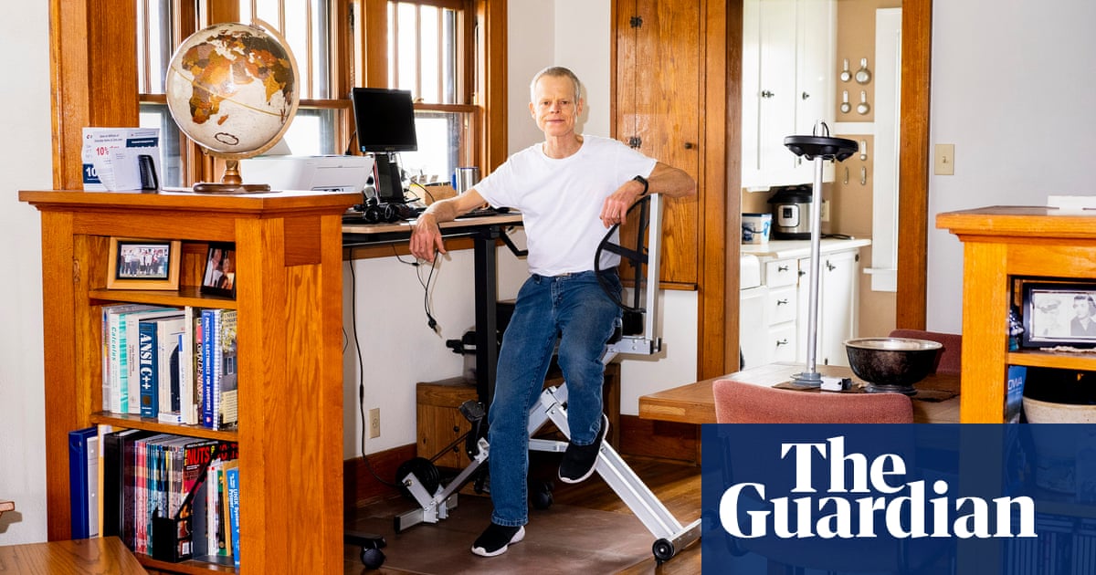 I invented a pedal-powered home office. Now I exercise – and save