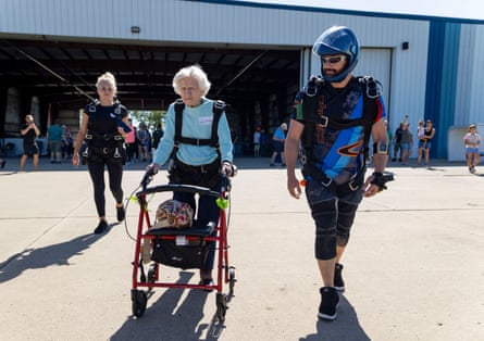 World Oldest Skydiver 104 Year Old Dorothy Hoffner Skydiving Chicago in Ottawa