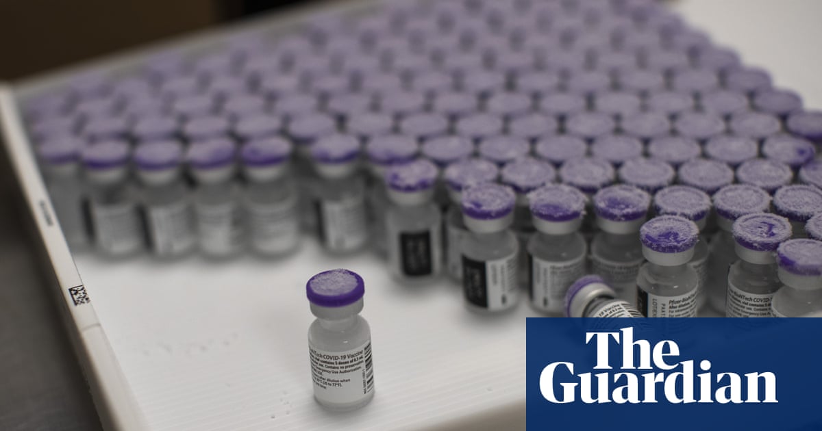 Omicron is a wake-up call to vaccinate poorer nations, experts say | Coronavirus | The Guardian