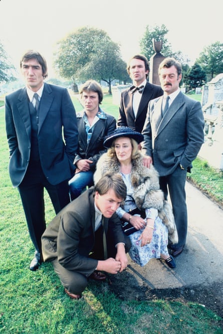 Derrick O’Connor, Eamon Boland, Larry Lamb, Bernard Hill, Elizabeth Spriggs and Ray Winstone in Fox, 1980.