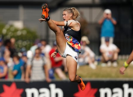 Tayla Harris of the Blues kicks the ball during the 2019 NAB AFLW Round 07 match between the Western Bulldogs and the Carlton Blues at VU Whitten Oval on March 17, 2019 in Melbourne, Australia