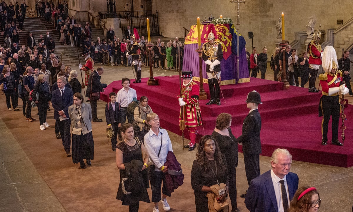 I Cried When I Saw Her The First Mourners See The Queen Lying In State Queen Elizabeth Ii The Guardian I Cried When I Saw Her The First Mourners See The Queen Lying In State Queen Elizabeth Ii The Guardian