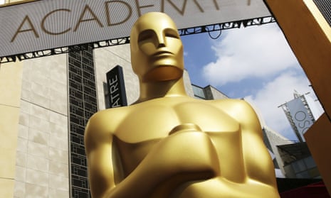 Oscar statue.