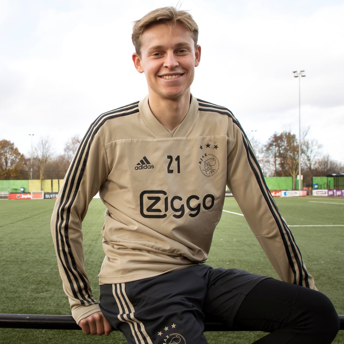 Ajax S Frenkie De Jong I Try To Have A Picture Of Where Everyone Is Football The Guardian