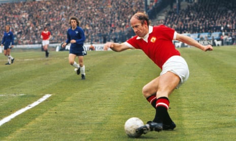 Bobby Charlton playing in his final game for Manchester United at Stamford Bridge in 1973.