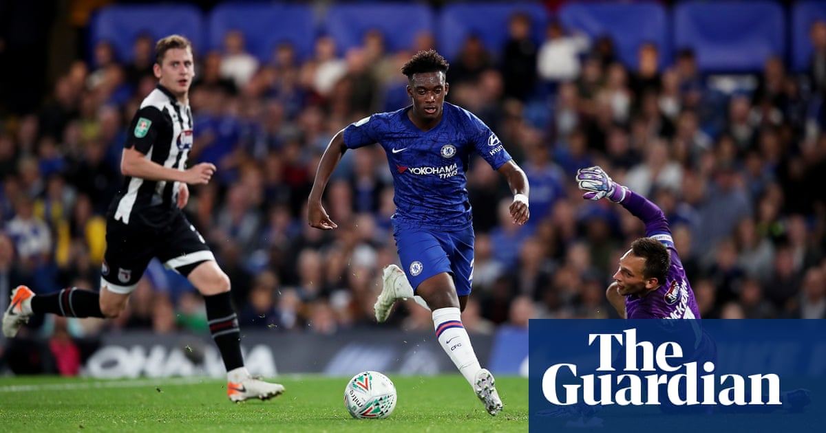 Lampard urges Hudson-Odoi to learn from Sterling and queries Leeds award