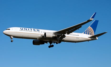 United Airlines jet