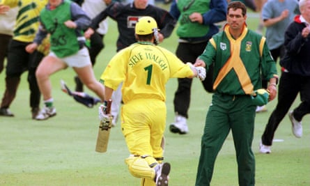 The South Africa captain, Hanse Cronje, congratulates his Australia counterpart, Steve Waugh, after their pivotal Super Six win at Headingley in 1999.