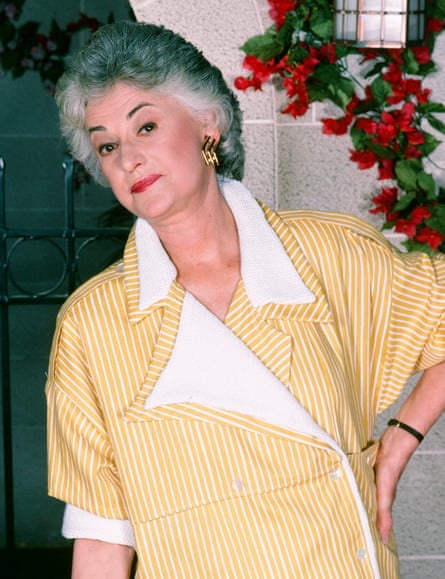 Bea Arthur trong vai Dorothy Zbornak