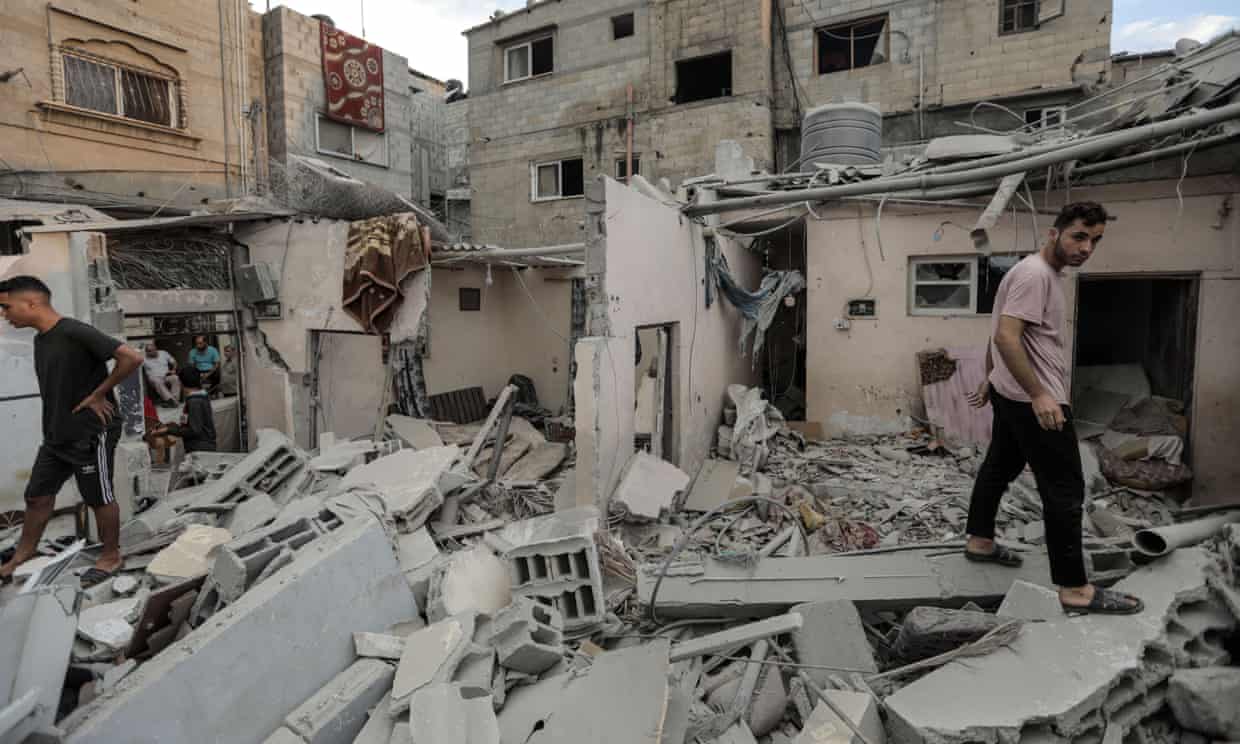 Gaza hospital battle rages