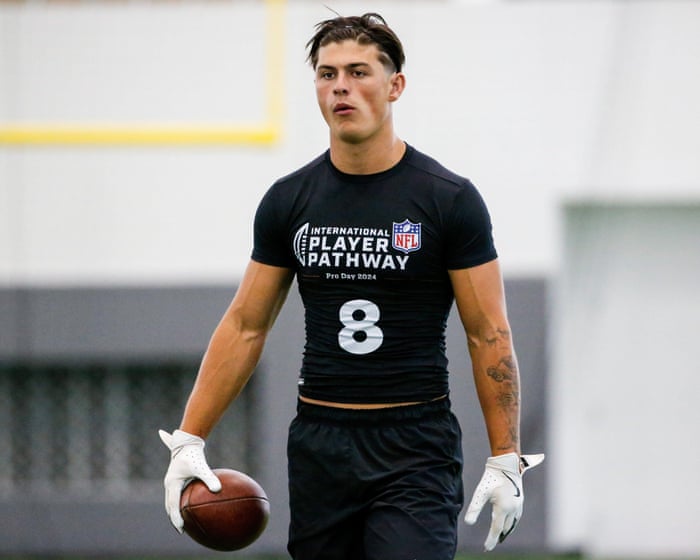 Louis Rees-Zammit returns to rugby union after calling time on NFL dream