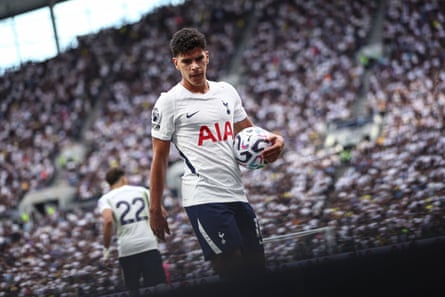 Mateus Fernandes in action for Tottenham