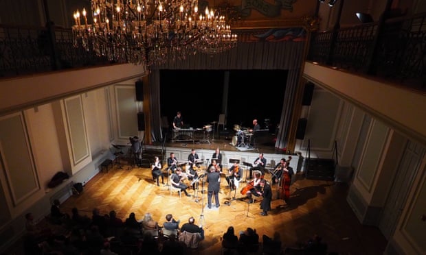 The full orchestra of the SEM Ensemble: challenging themselves and the audience