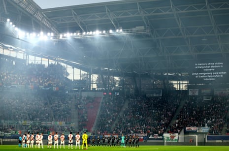 A minutes silence in Leipzig.