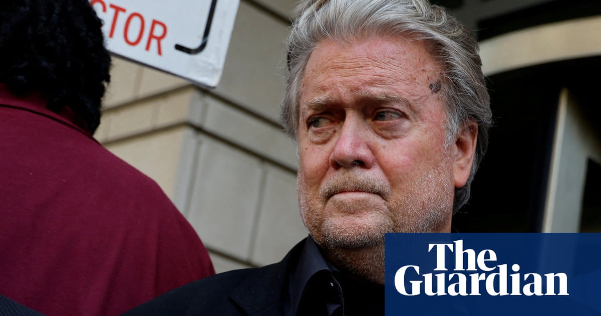 Steve Bannon to be indicted on unusual fraud costs over border wall – sources thumbnail