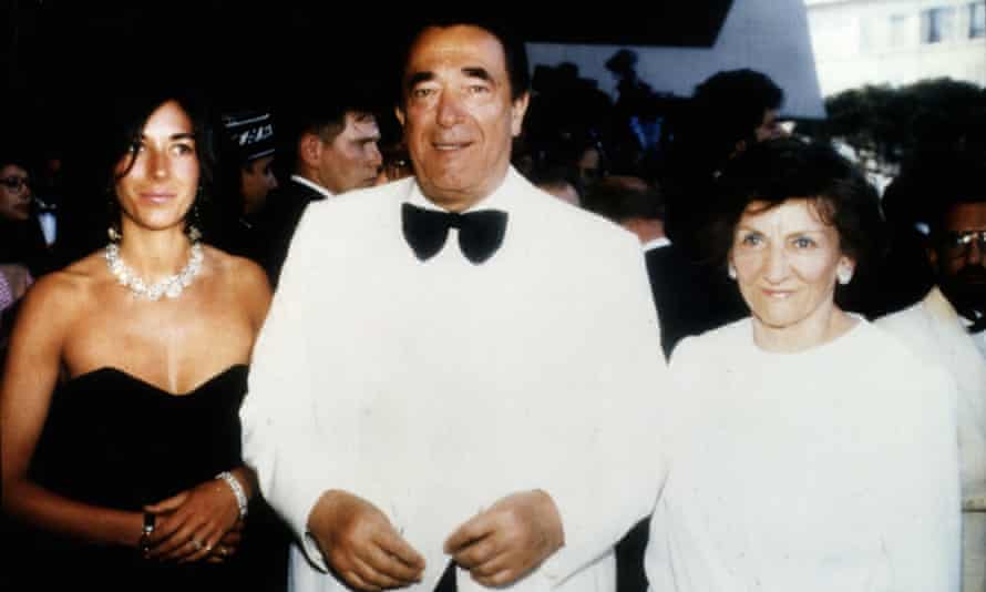 Robert Maxwell lors d'une fête sur son yacht avec sa fille Ghislaine et sa femme Elisabeth en 1990.