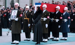 Turkish forces carry the Russian flag-draped coffin of Andrei Karlov during a ceremony at Ankara’s Esenboga airport.