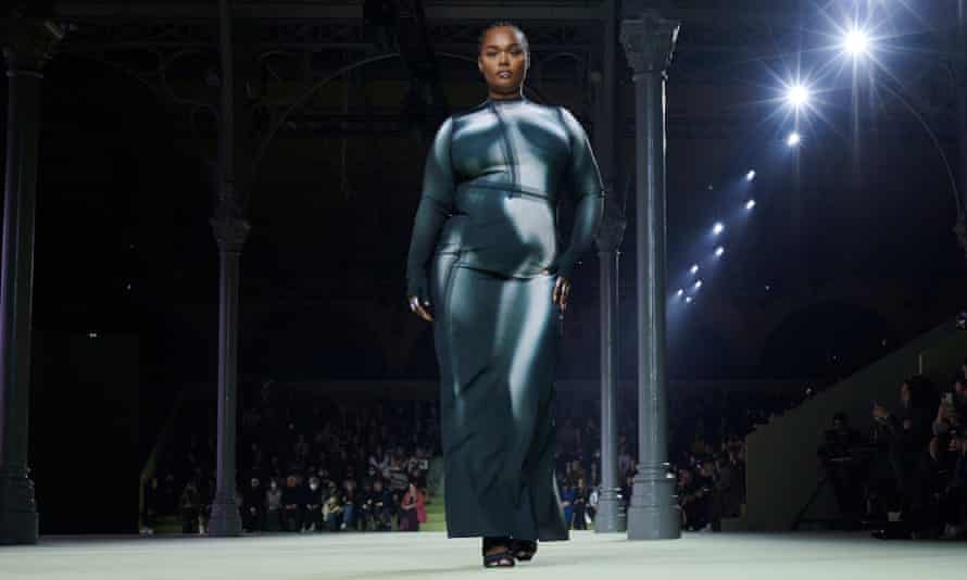 Precious Lee walks the runway during the Balmain Womenswear Fall/Winter 2022-2023 collection during Paris Fashion Week on March 2, 2022