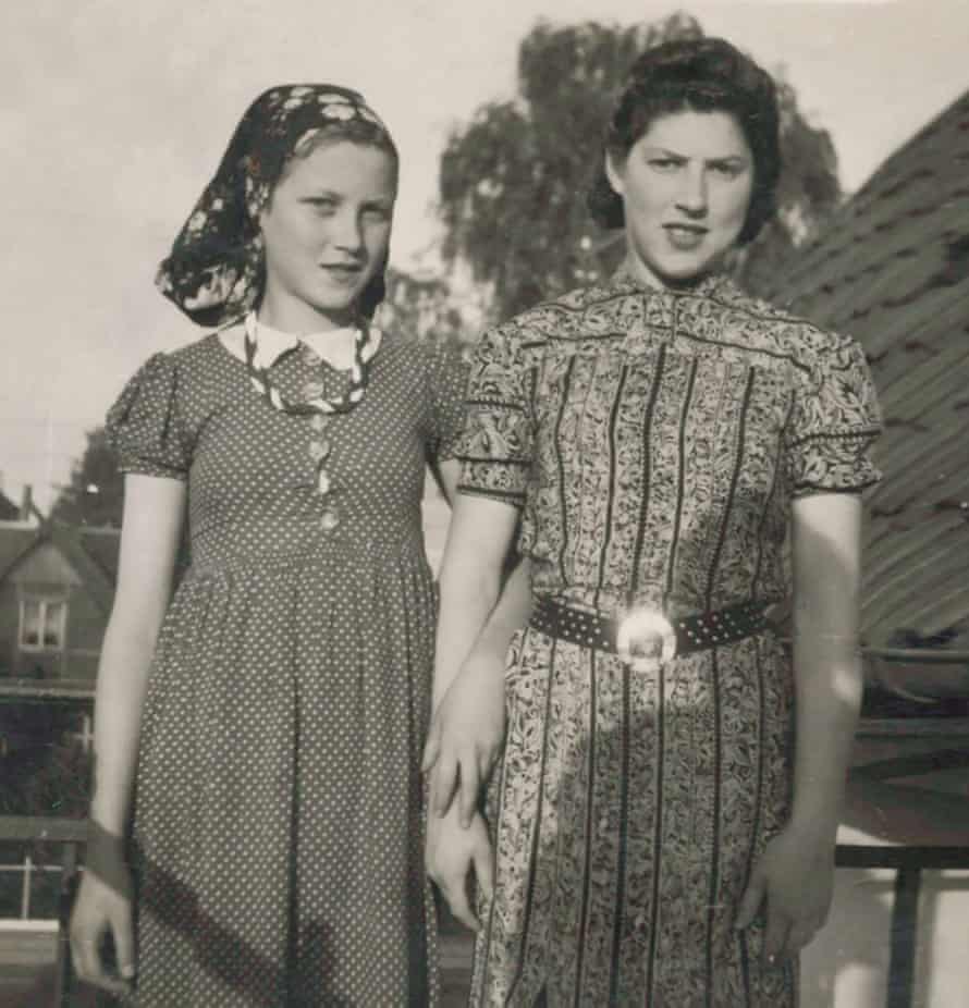 Lee Oskar's aunt, Judy, and his mother, Rachel.