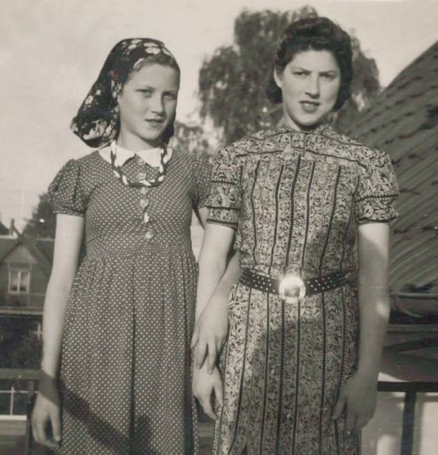 Lee Oskar’s aunt Judy and mother Rachel