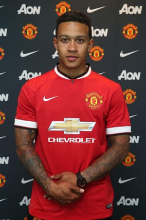 Memphis Depay Completes Dream Manchester United Move From Psv Football The Guardian