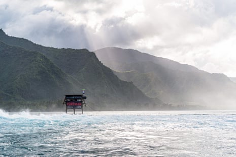 Menara juri untuk Tahiti Pro 2022 di Teahupo'o, Polinesia Prancis.