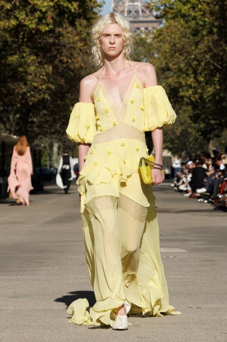 Stella McCartney Spring 2022 Fashion Show Review
