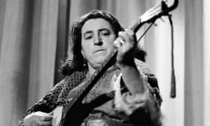 Margaret Barry on stage with banjo