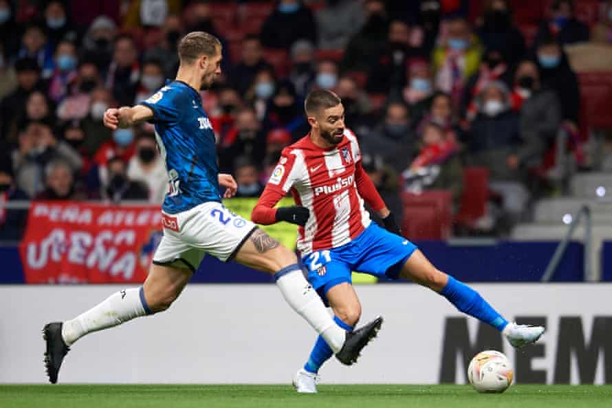 Yannick Carrasco en acción en la victoria del Atlético de Madrid sobre el Alavés.