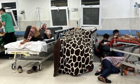 Pacientes en el hospital de al-Shifa en la ciudad de Gaza el 10 de noviembre, antes de que fuera evacuado cuando las FDI se acercaron.