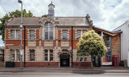 The original Grade II-listed Lea Bridge library dates from 1905 and was one of the 660 Carnegie libraries in the UK and Ireland.